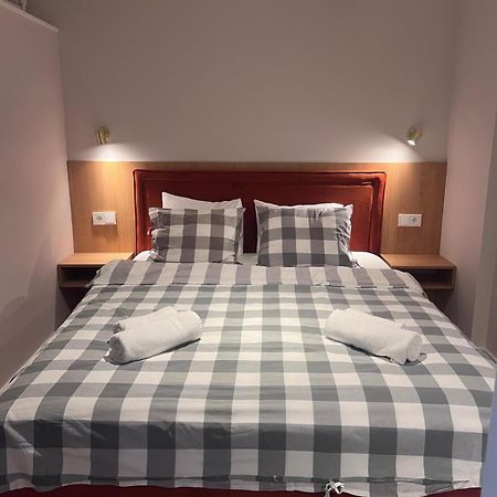 סופוט Costa Apartments מראה חיצוני תמונה